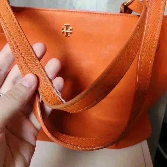 Tory Burch York Buckle Tote Bag in Orange - Picture 3 of 16
